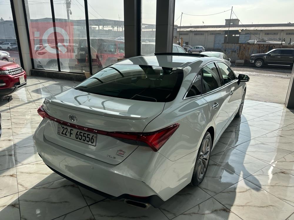 تويوتا أفالون